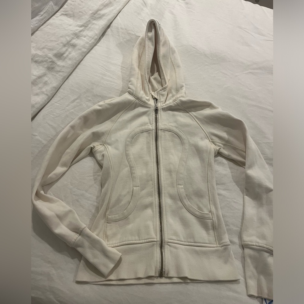 Lululemon Scuba zip-up in great condition, size 4